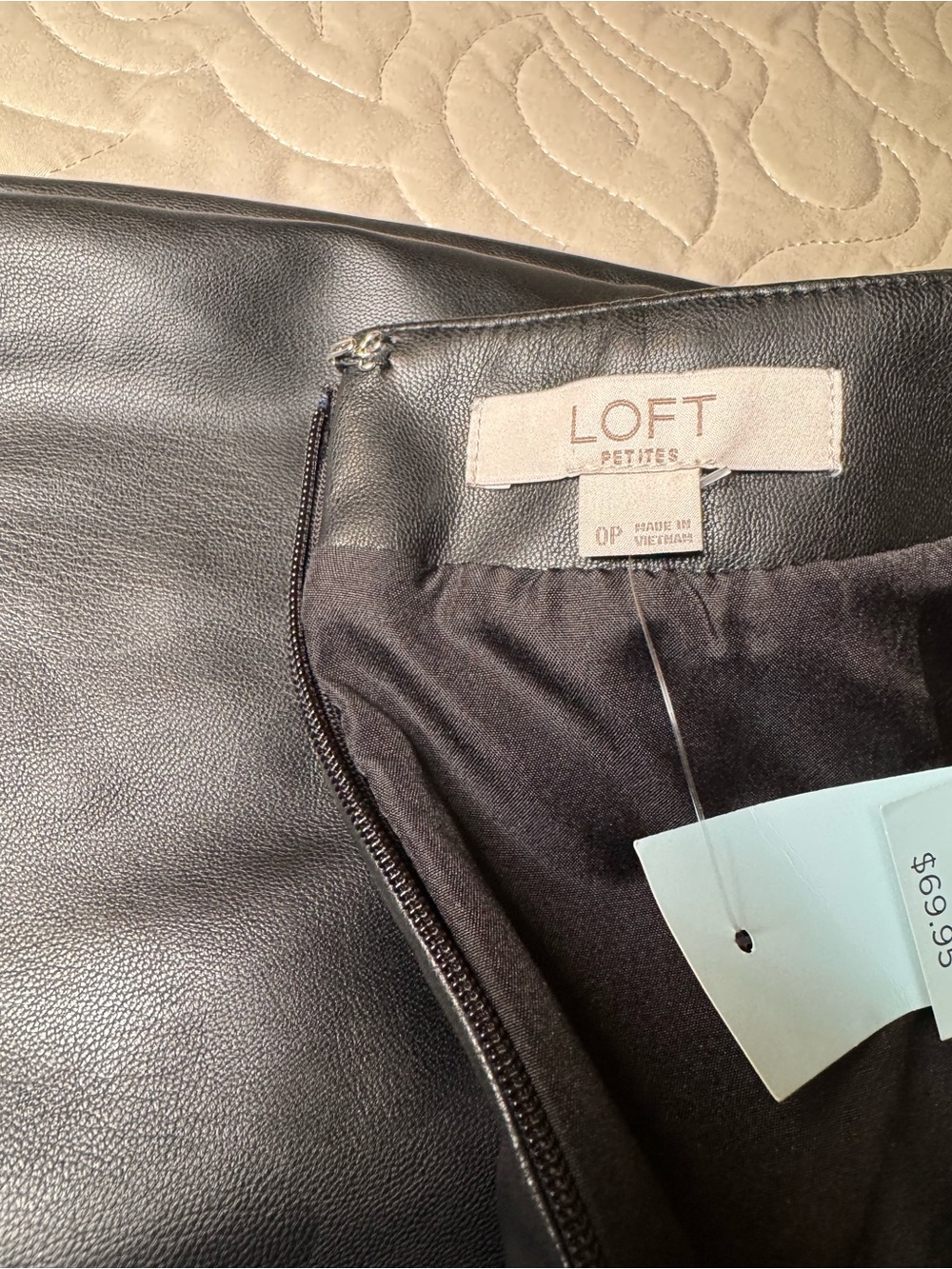 Loft Petites Faux Leather Skirt 0P - Picture 3 of 3